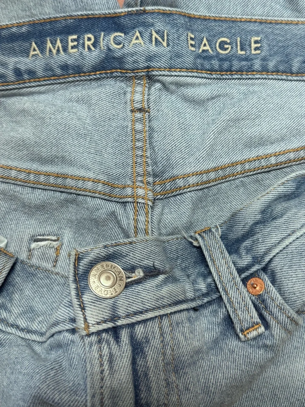 American Eagle Loose Jean Shorts Light Wash Distressed Denim Size 33 - Picture 3 of 16